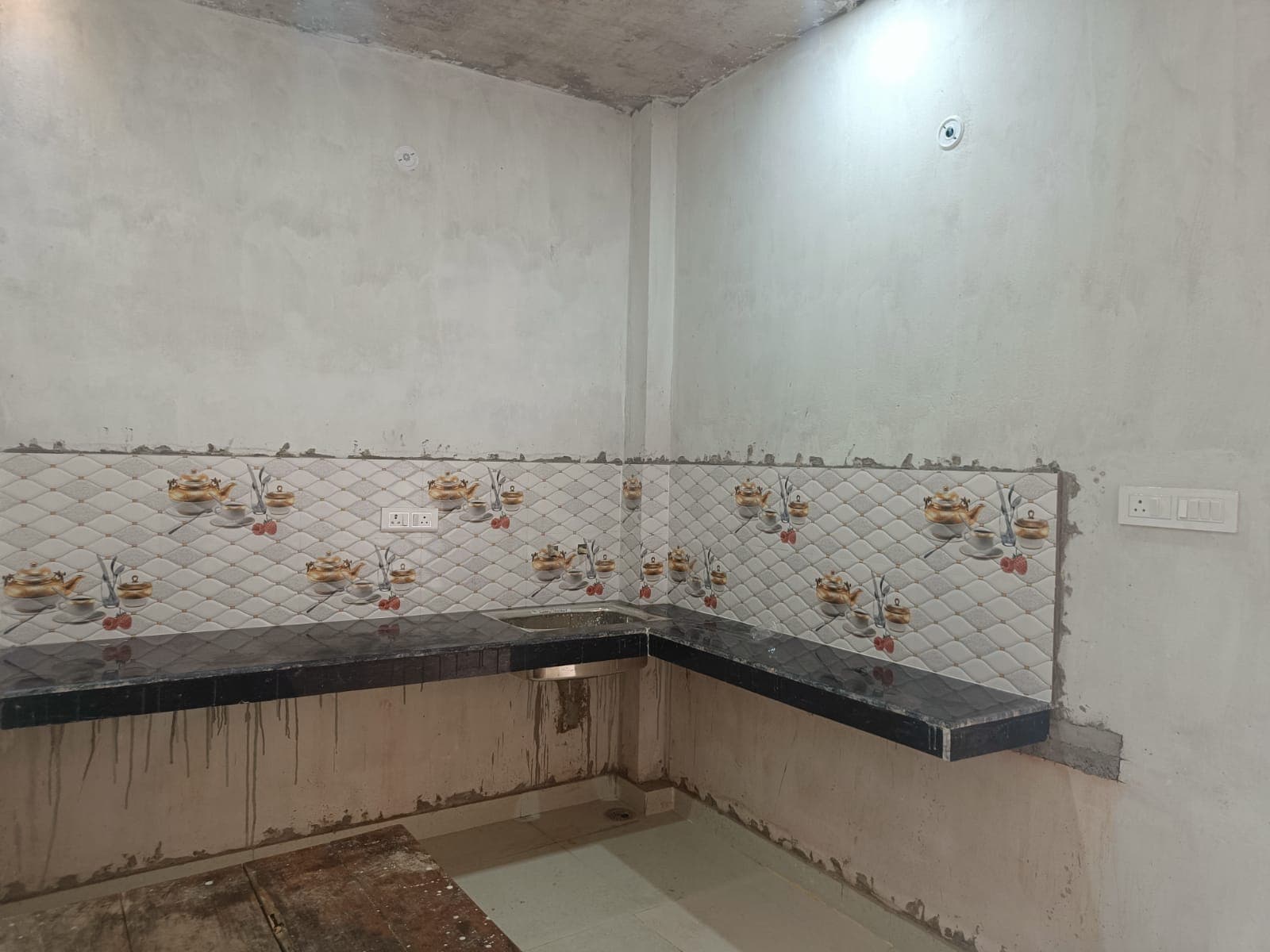 Modern 2BHK near Metro | Fully Furnished | Family Preferred